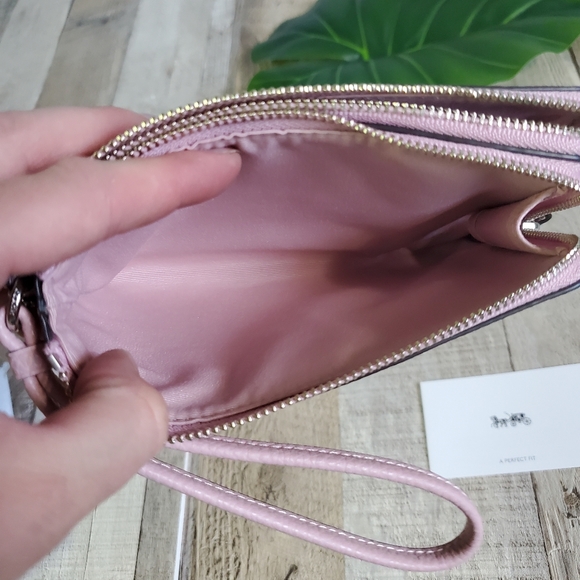 COACH | Pebble Leather Double Corner Zip Wristlet in Carnation - Picture 7 of 9